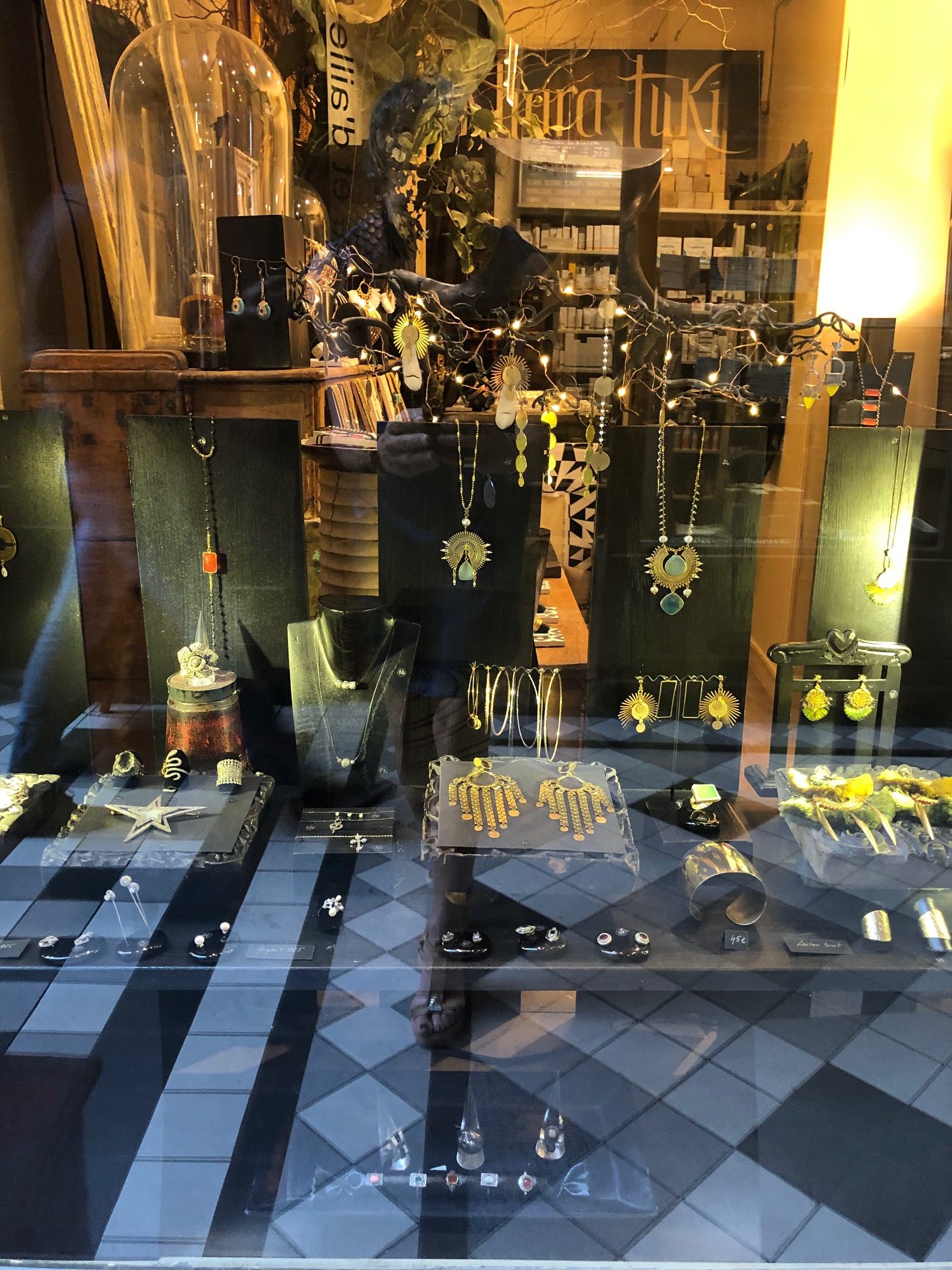 Vitrine boutique Khara Tuki Paris